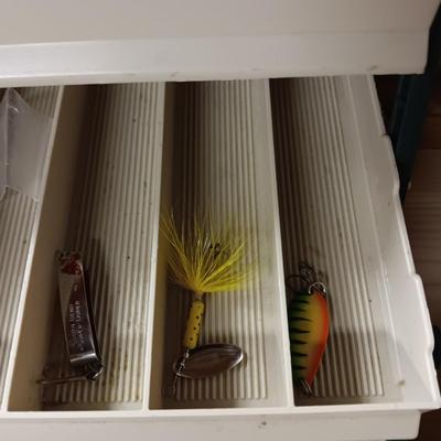 3 TIER SHELF TACKLE BOX AND A VARIETY OF TACKLE