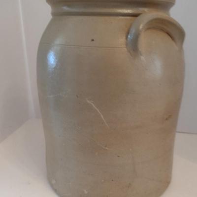 W. Roberts Binghamton, NY Stoneware Crock
