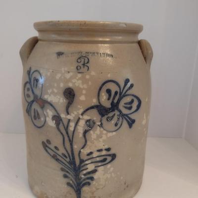 W. Roberts Binghamton, NY Stoneware Crock