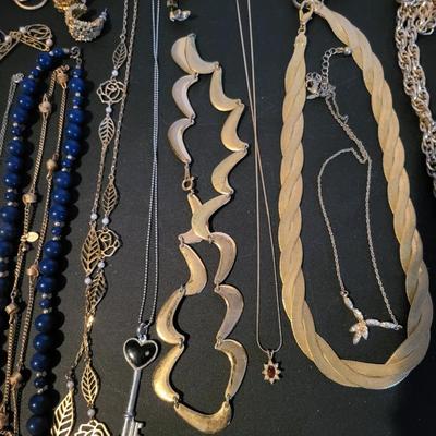 Sale Photo Thumbnail #226: Assorted Jewerly Lot (17.7ozs) All Jewerly Is Wearable