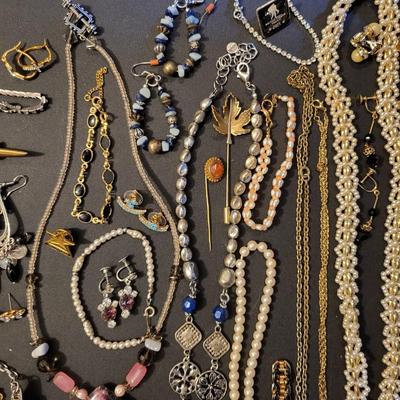 Sale Photo Thumbnail #239: Assorted Jewerly Lot (24.3 ozs) All Jewerly Is Wearable