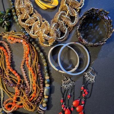 Sale Photo Thumbnail #257: Assorted Jewerly Lot (28.4ozs) All Jewerly is Wearable