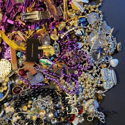 Sale Photo Thumbnail #265: Craft Lot (3lbs6.5ozs)