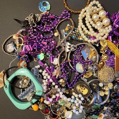 Sale Photo Thumbnail #267: Craft Lot (3lbs6.5ozs)