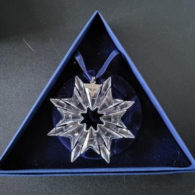 Sale Photo Thumbnail #527: 2003 Swarovski Snowflake Christmas Ornament