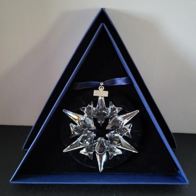 Sale Photo Thumbnail #545: 2007 Swarovski Snowflake Christmas Ornament