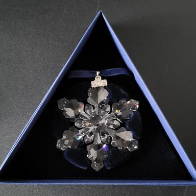Sale Photo Thumbnail #553: 2008 Swarovski Snowflake Christmas Ornament