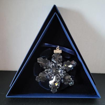 Sale Photo Thumbnail #562: 2005/2008 Swarovski Snowflake Christmas Ornaments