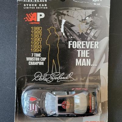 Sale Photo Thumbnail #765: Dale Earnhardt Jr AP Action & Winners Circle ( has crease on top of package as pictured)