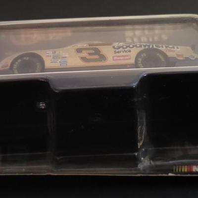 Sale Photo Thumbnail #828: Dale Earnhardt 25th Anniversary Winners Circle