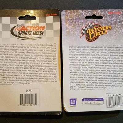 Sale Photo Thumbnail #855: Dale Earnhardt Mini Plaque & Keychains