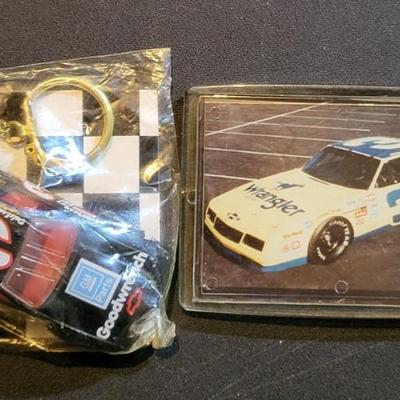 Sale Photo Thumbnail #856: Dale Earnhardt Mini Plaque & Keychains