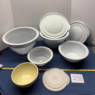 Pampered Chef Bowl Lot