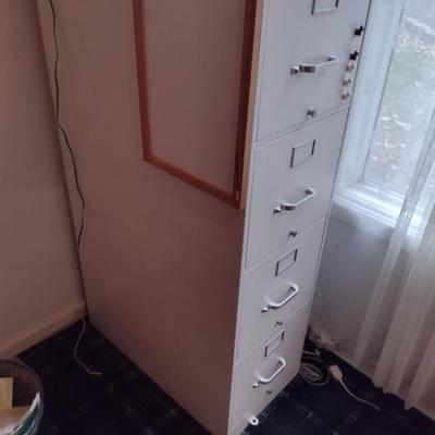 Metal Four Drawer Filing Cabinet (No Contents)