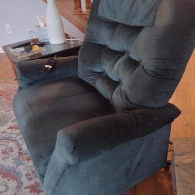 Med-Lift Wide Lift Chair with Battery Backup