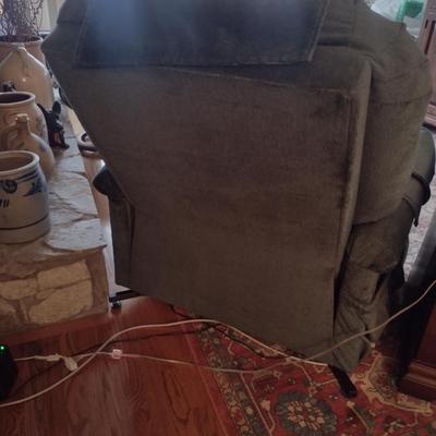 Med-Lift Wide Lift Chair with Battery Backup