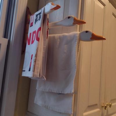 Duck Design Kitchen Towel Holder