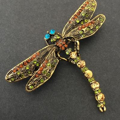 Beautiful rhinestone dragonfly brooch