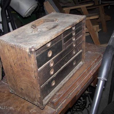 Antique Doctor or Veterinary box 