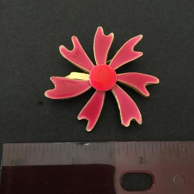 Mid century, gold tone, hot pink enamel flower brooch