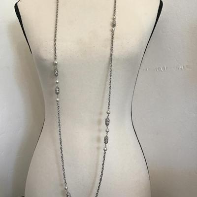 Sale Photo Thumbnail #101: Beautiful vintage, Sarah Coventry necklace. Please see attached photos.