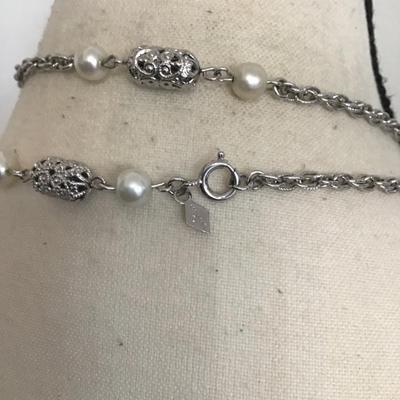 Sale Photo Thumbnail #103: Beautiful vintage, Sarah Coventry necklace. Please see attached photos.