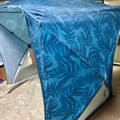 Sale Photo Thumbnail #371: Dark blue nylon walls with mesh panels to allow airflow.  Large enough to hold 2 pop-up or folding chairs.  Great for places like the beach or anyplace shade is needed. Includes carry bag and stakes. Very good used condition.