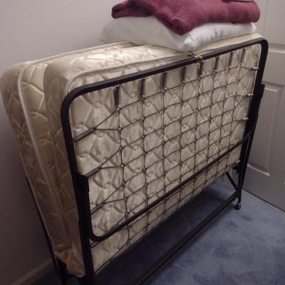 Folding Bed with Mattress and Bedding