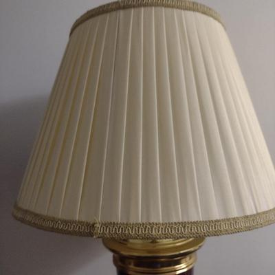 Urn Shaped Table Top Lamp with Shade