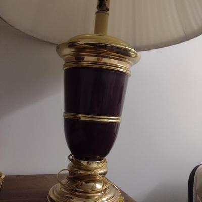 Urn Shaped Table Top Lamp with Shade