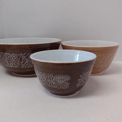 Pyrex Nesting Bowls- Three Pieces- Woodland Pattern