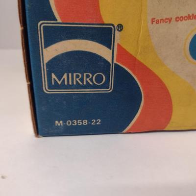 Vintage Mirro Cookie Press
