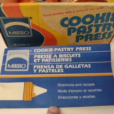 Vintage Mirro Cookie Press