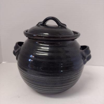 Rowantrees Pottery (Bluehill, Maine) Bean Pot with Lid