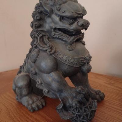 Pair of Hollow Resin Foo Dragon/Dogs