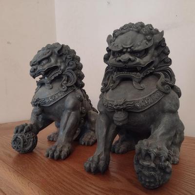 Pair of Hollow Resin Foo Dragon/Dogs