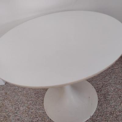 MCM Eero Saarinen Inspired Design Tulip Table 17.5" Choice A