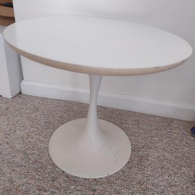MCM Eero Saarinen Inspired Design Tulip Table 17.5" Choice A