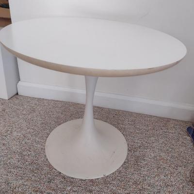 MCM Eero Saarinen Inspired Design Tulip Table 17.5" Choice A