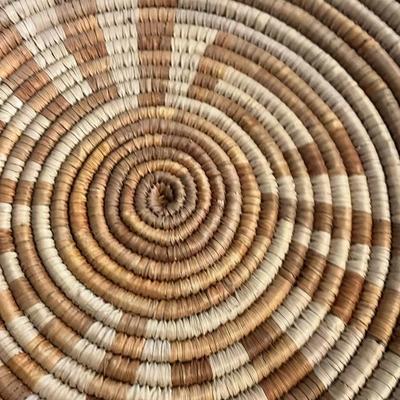 Vintage Handwoven Pakistani Coiled Basket Plate Tray – 14" Sunburst Geometric Design