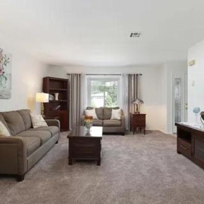 Sale Photo Thumbnail #9