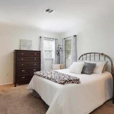 Sale Photo Thumbnail #10