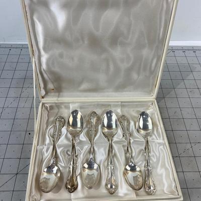 Set of 6 Hallmark Knives, in Case