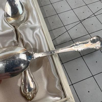 Set of 6 Hallmark Knives, in Case