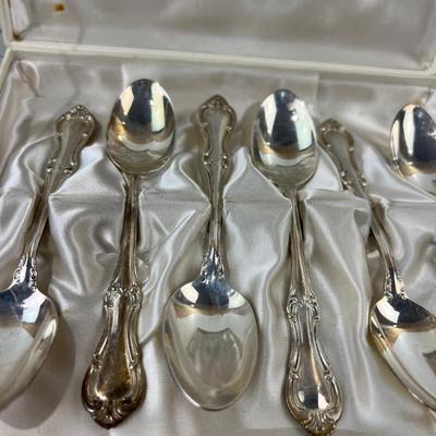 Set of 6 Hallmark Knives, in Case