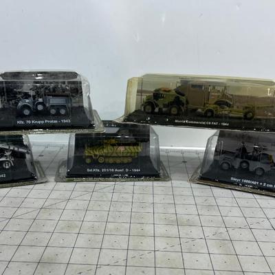 (5) Looks Like HO Scale Military Vehicles ARMORED Carriers WWII Era 