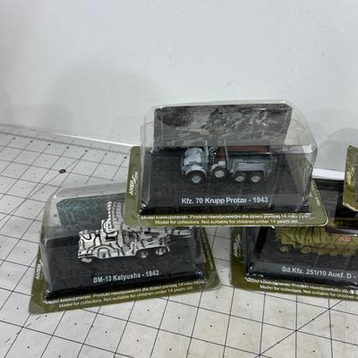 (5) Looks Like HO Scale Military Vehicles ARMORED Carriers WWII Era 