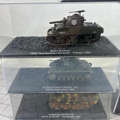 (11)    WWII Tanks