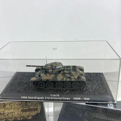 (11)    WWII Tanks