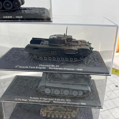 (11)    WWII Tanks